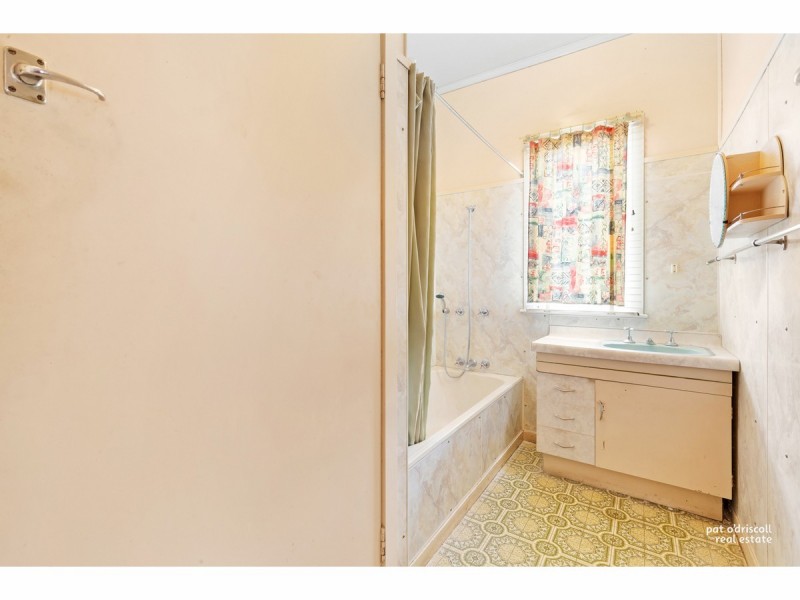 11 Luck Avenue, Wandal QLD 4700