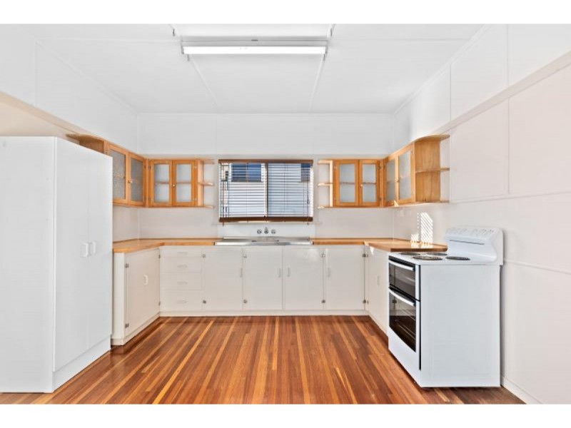 8 Cairns Street, The Range QLD 4700