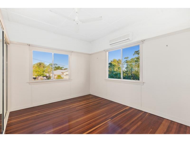 8 Cairns Street, The Range QLD 4700