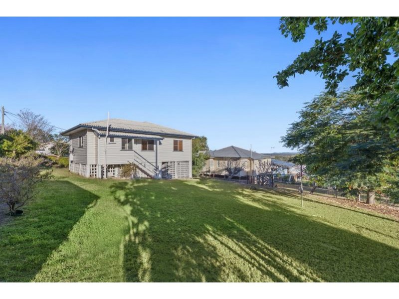 8 Cairns Street, The Range QLD 4700