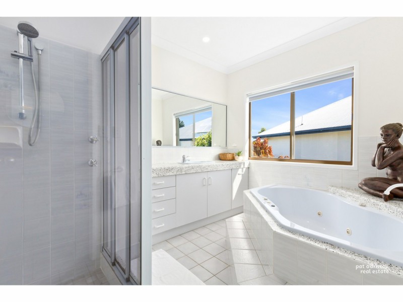 4 Tanby Point Close, Emu Park QLD 4710