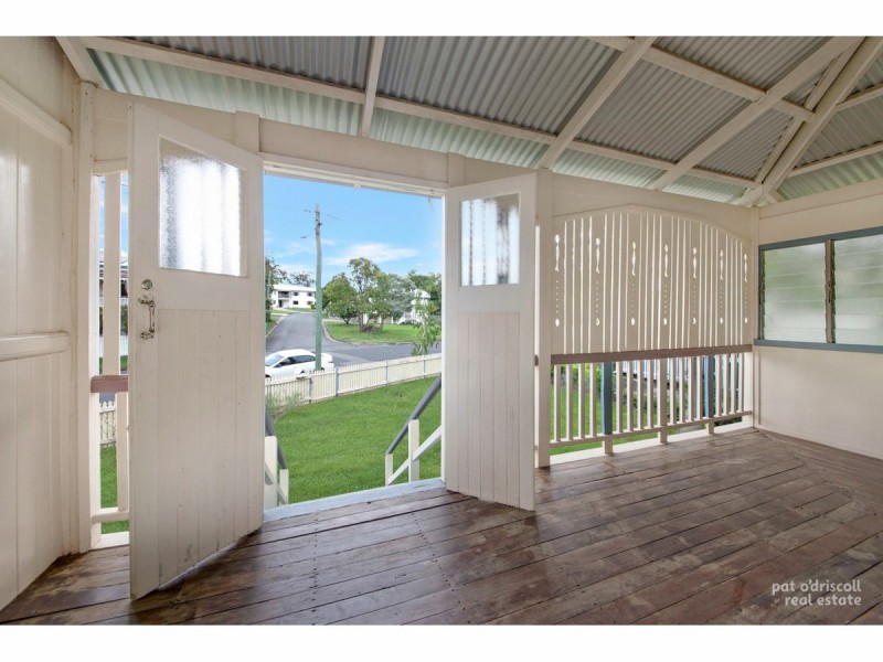 6 Brae Street, The Range QLD 4700