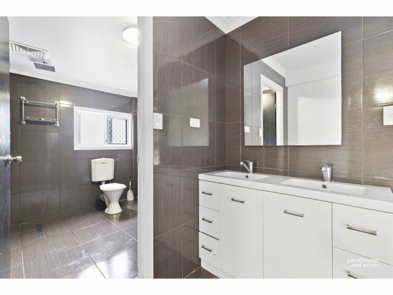 82 Cambridge Street, The Range QLD 4700