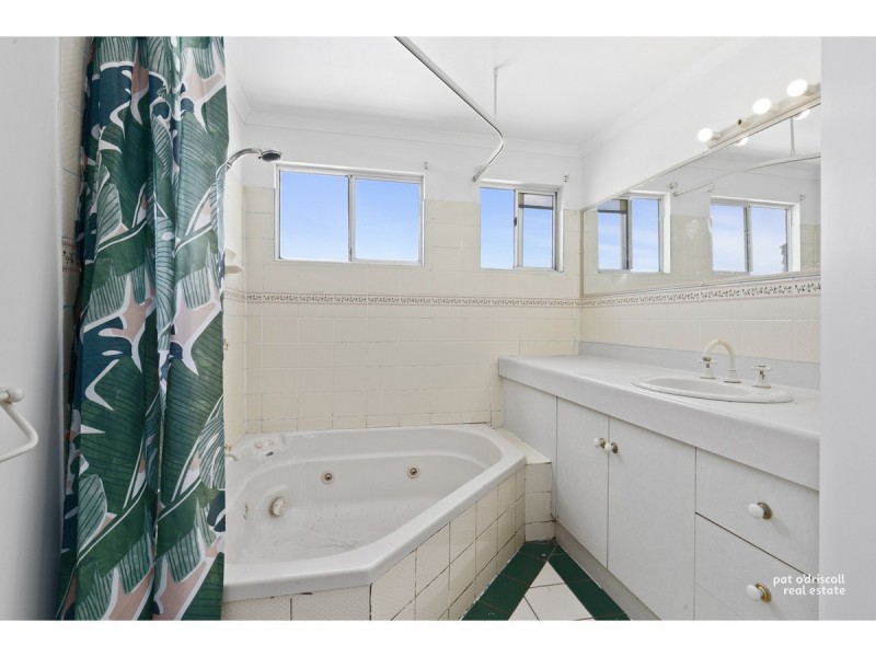 82 Cambridge Street, The Range QLD 4700