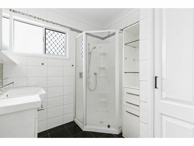 44 Medcraf Street, Park Avenue QLD 4701