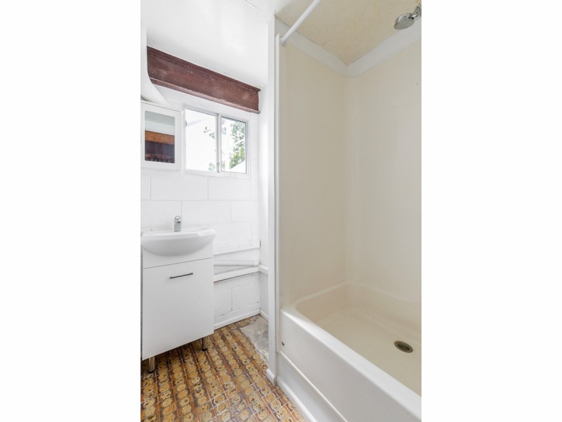 319 Duthie Avenue, Frenchville QLD 4701