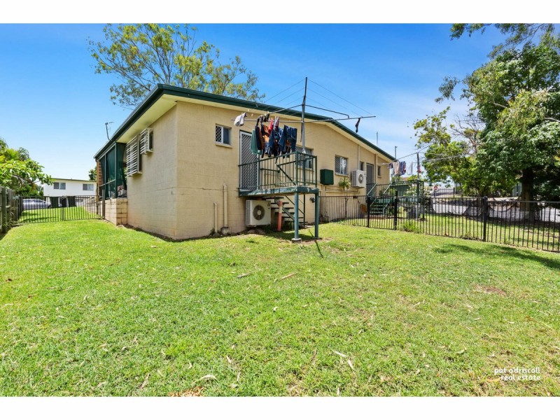 1&2/274 Carlton Street, Kawana QLD 4701