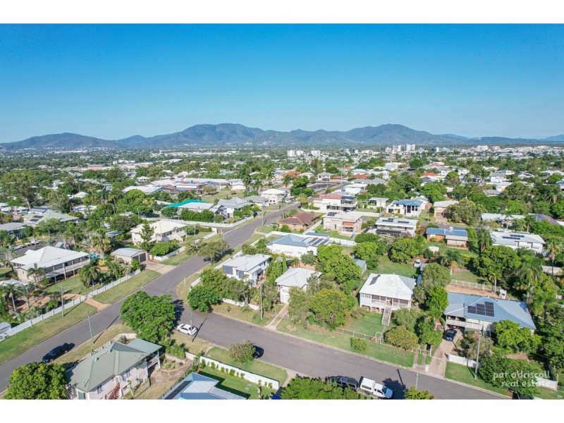 18 Charlotte Street, Wandal QLD 4700