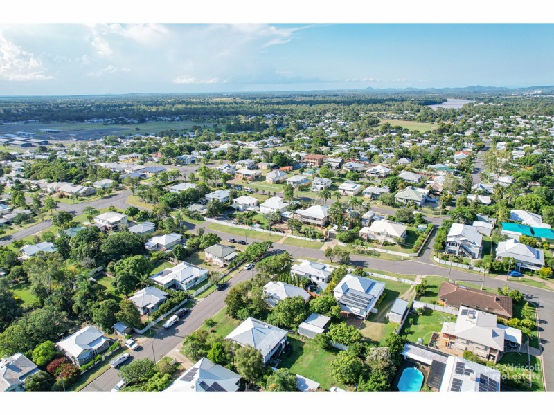 18 Charlotte Street, Wandal QLD 4700