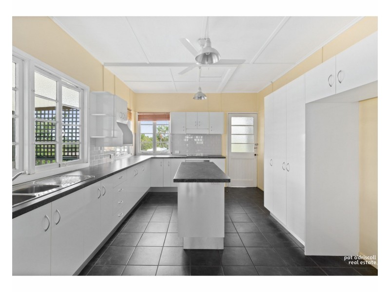 16 Cairns Street, The Range QLD 4700