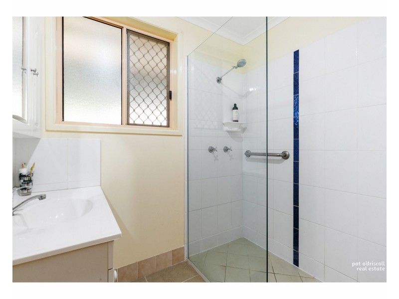 2/17 Bernard Street, Berserker QLD 4701