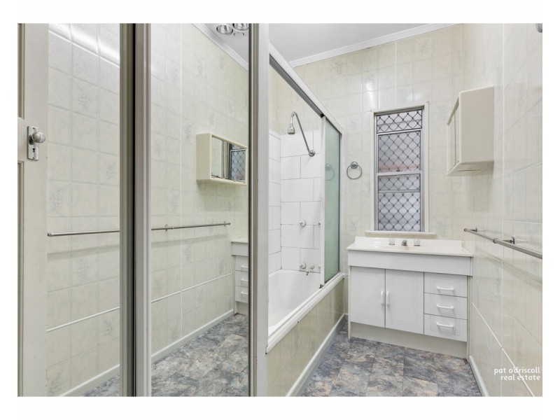 136 Richardson Road, Park Avenue QLD 4701