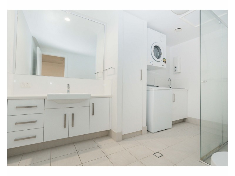 703/2-4 Victoria Parade, Rockhampton City QLD 4700