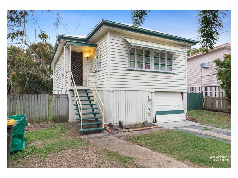 33 Thomasson Street, Park Avenue QLD 4701