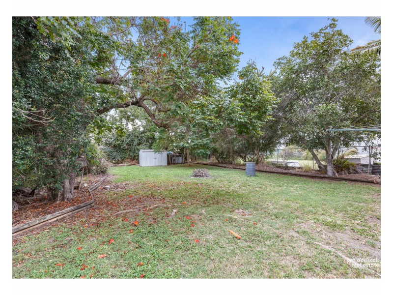 33 Thomasson Street, Park Avenue QLD 4701