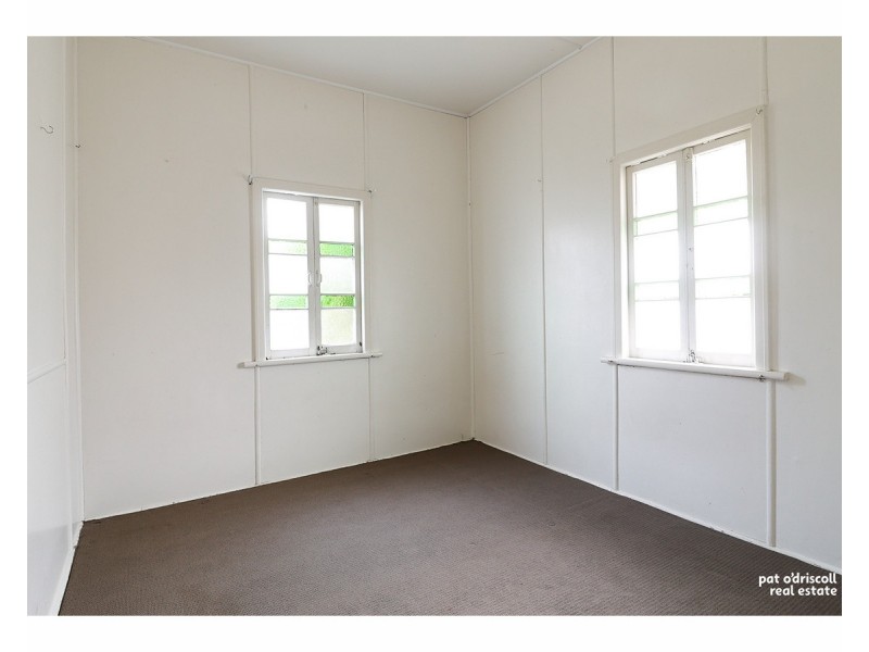 33 Thomasson Street, Park Avenue QLD 4701