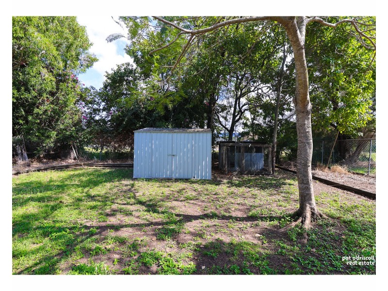 33 Thomasson Street, Park Avenue QLD 4701