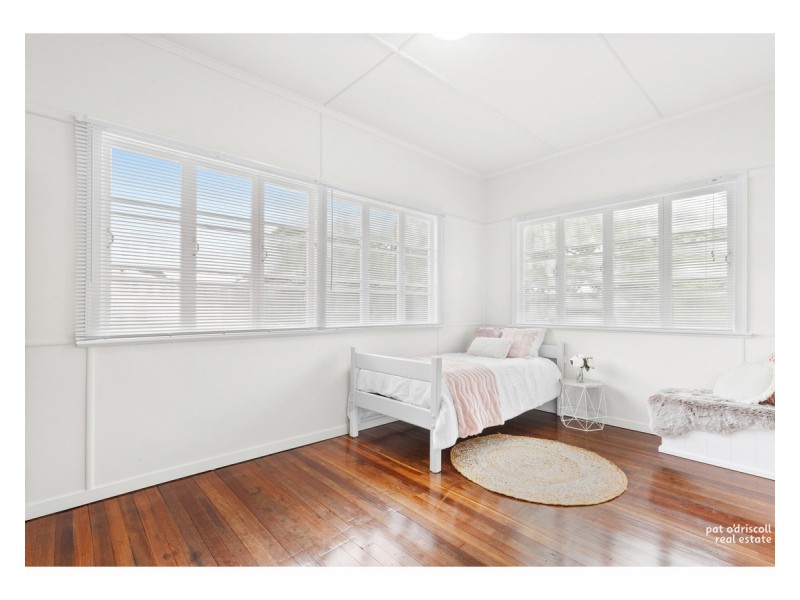 10 Edward Street, Berserker QLD 4701