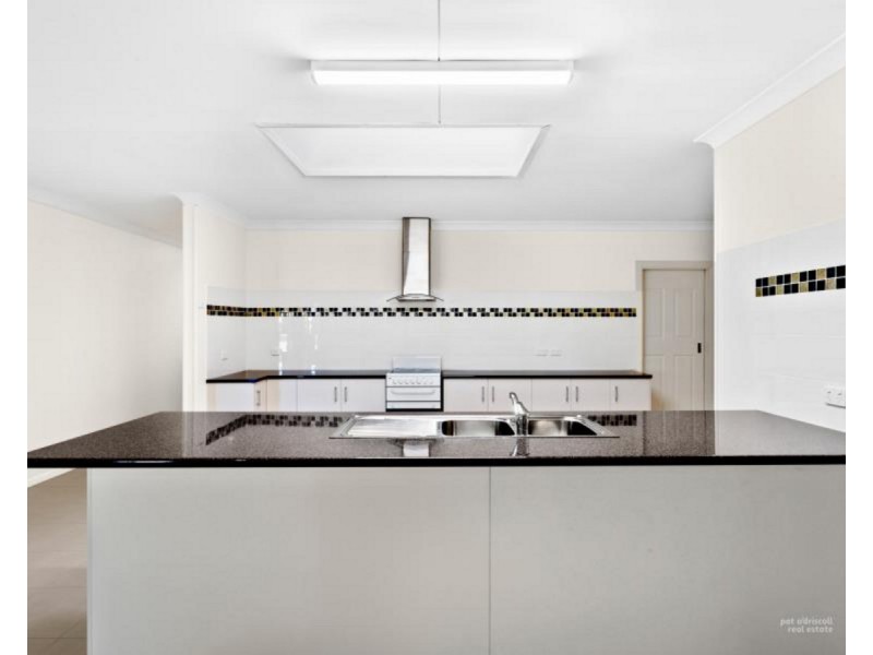 7 Stenlake Avenue, Kawana QLD 4701