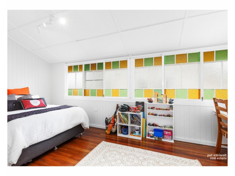 17 Main Street, Park Avenue QLD 4701