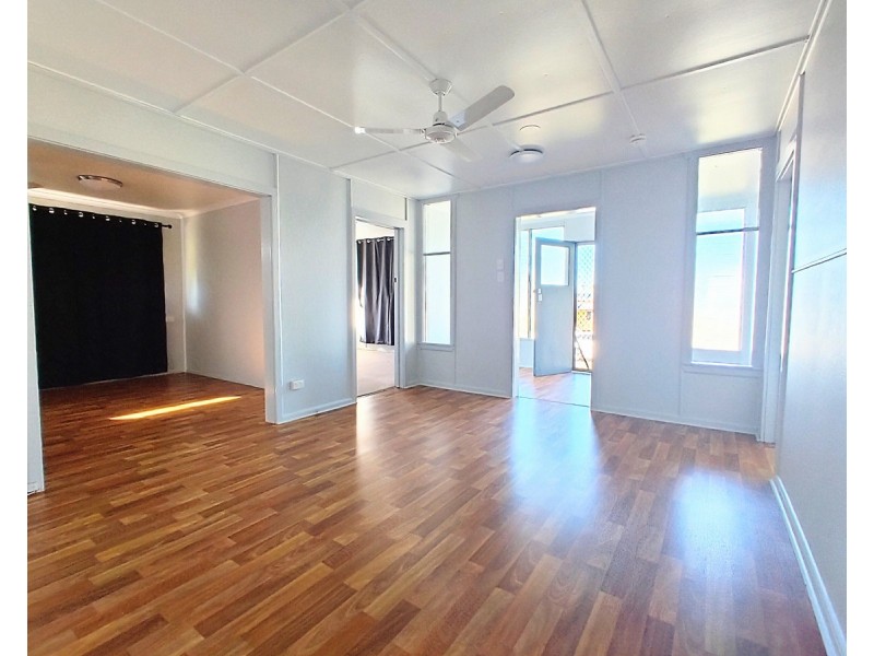6 Short Street, Allenstown QLD 4700