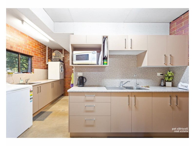 102 Bawden Street, Berserker QLD 4701