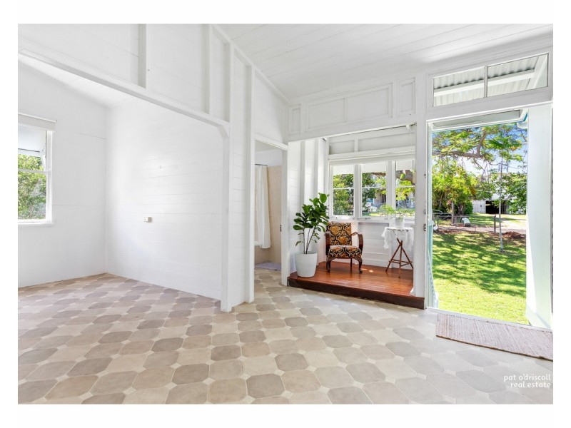 16 Cousins Street, The Range QLD 4700