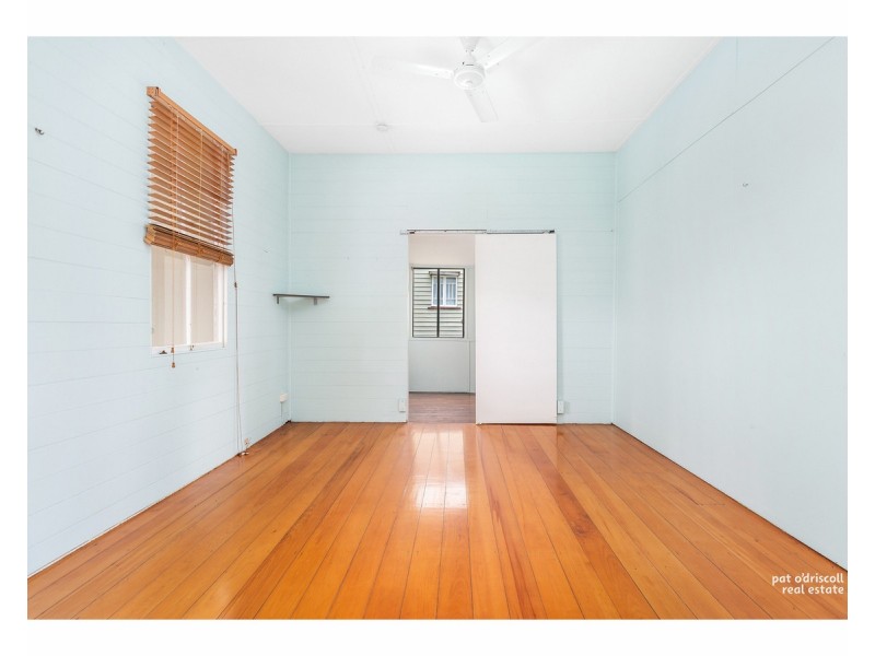 300 Kent Street, Depot Hill QLD 4700