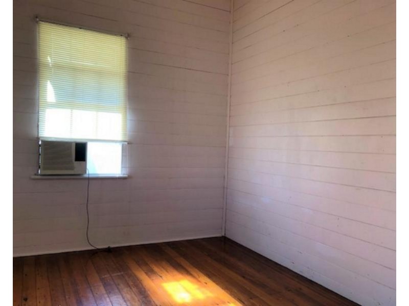 241 East Street, Depot Hill QLD 4700