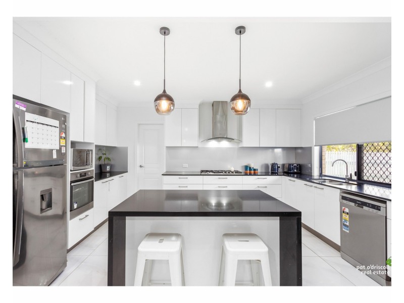 35 Murray Lane, The Range QLD 4700