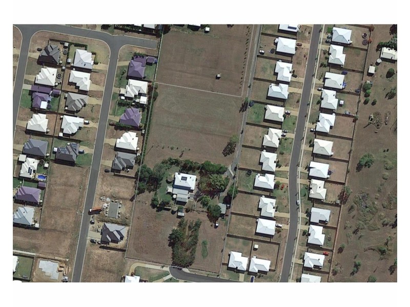 68 Lucas Street, Gracemere QLD 4702