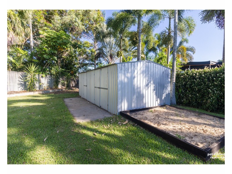 13 Stenlake Avenue, Kawana QLD 4701