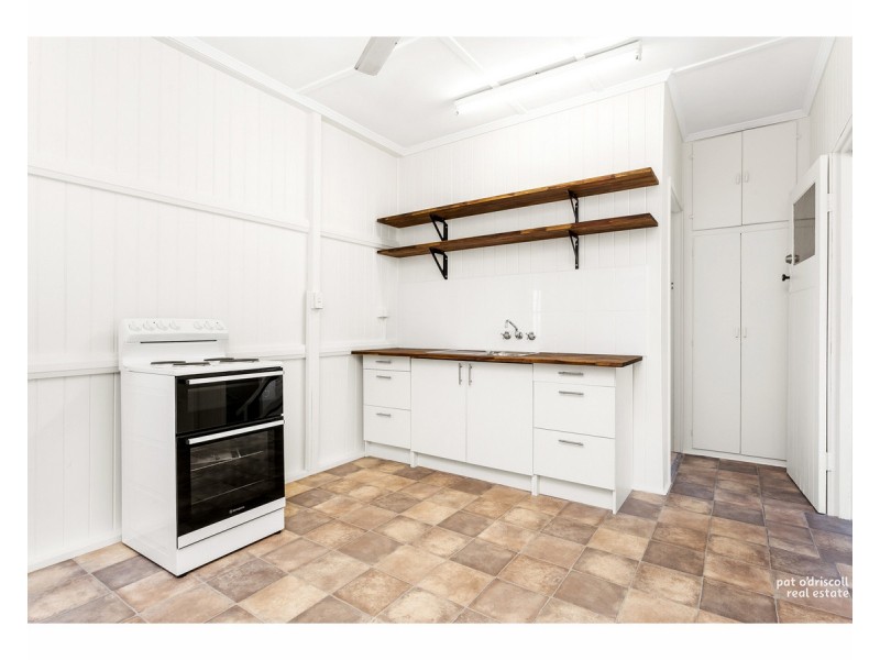 18 Bank Street, Park Avenue QLD 4701