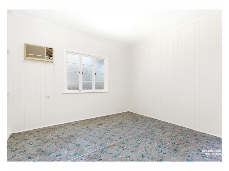 18 Bank Street, Park Avenue QLD 4701