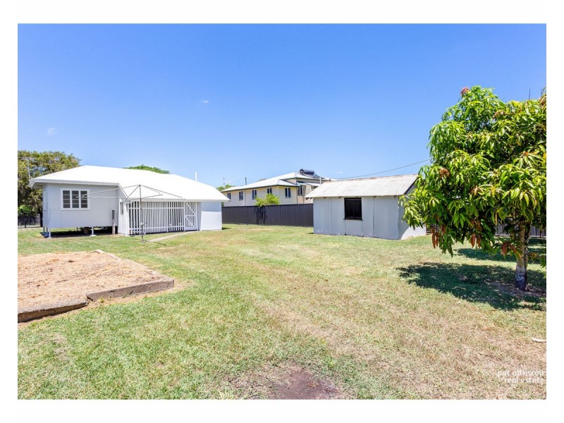 18 Bank Street, Park Avenue QLD 4701