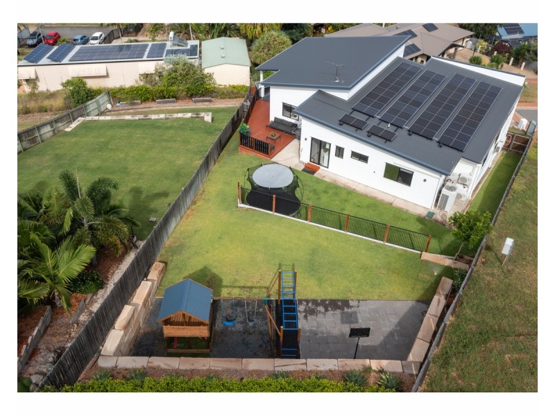 7 Foale Court, Kawana QLD 4701