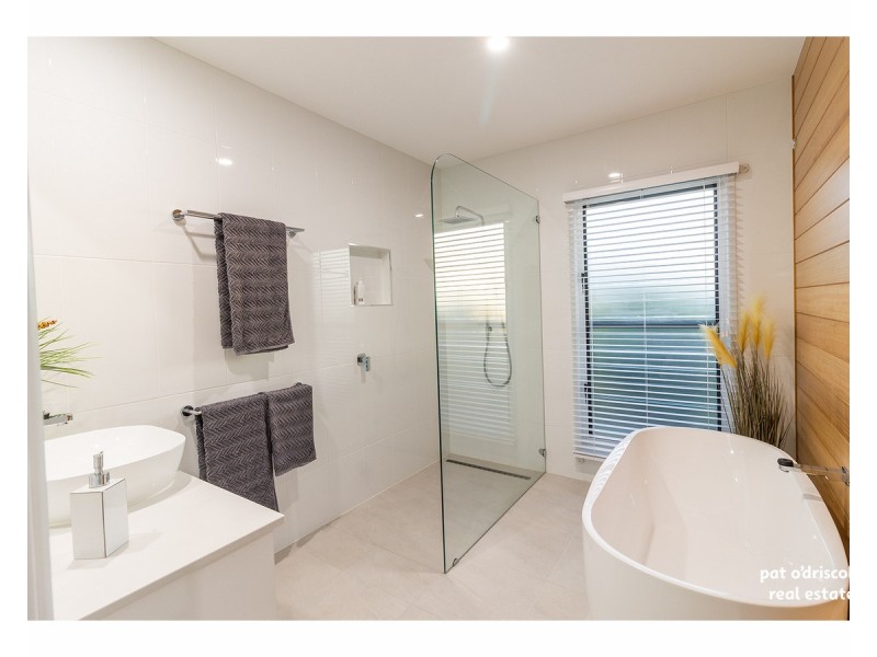 15 Riverside Drive, Parkhurst QLD 4702