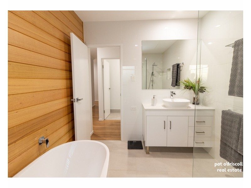 15 Riverside Drive, Parkhurst QLD 4702