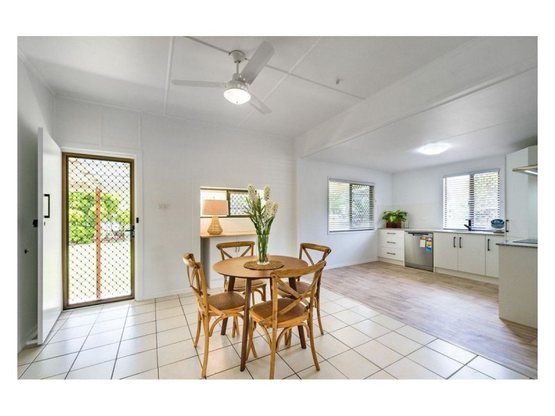 38 Tung Yeen Street, Park Avenue QLD 4701