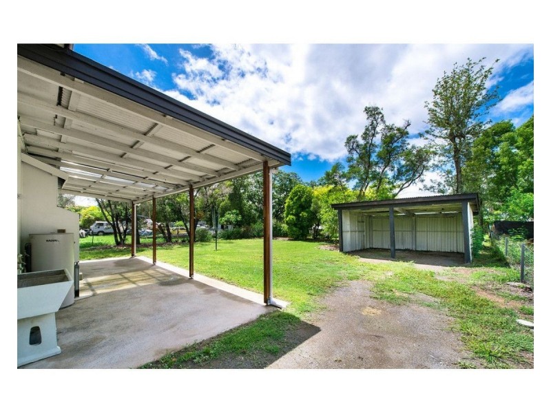 38 Tung Yeen Street, Park Avenue QLD 4701
