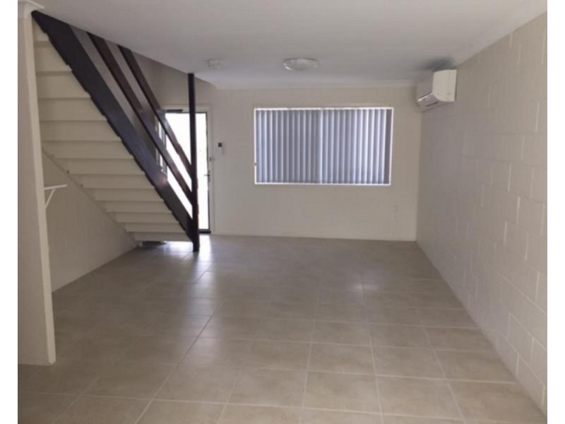 2/84 Spencer Street, The Range QLD 4700