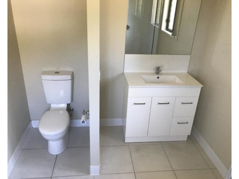 2/360 Salamanca Street, Frenchville QLD 4701