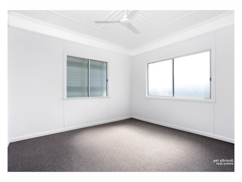 2 Tung Yeen Street, Park Avenue QLD 4701