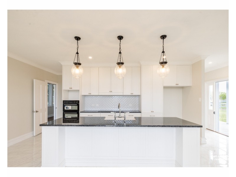 611 Belmont Road, Glenlee QLD 4711