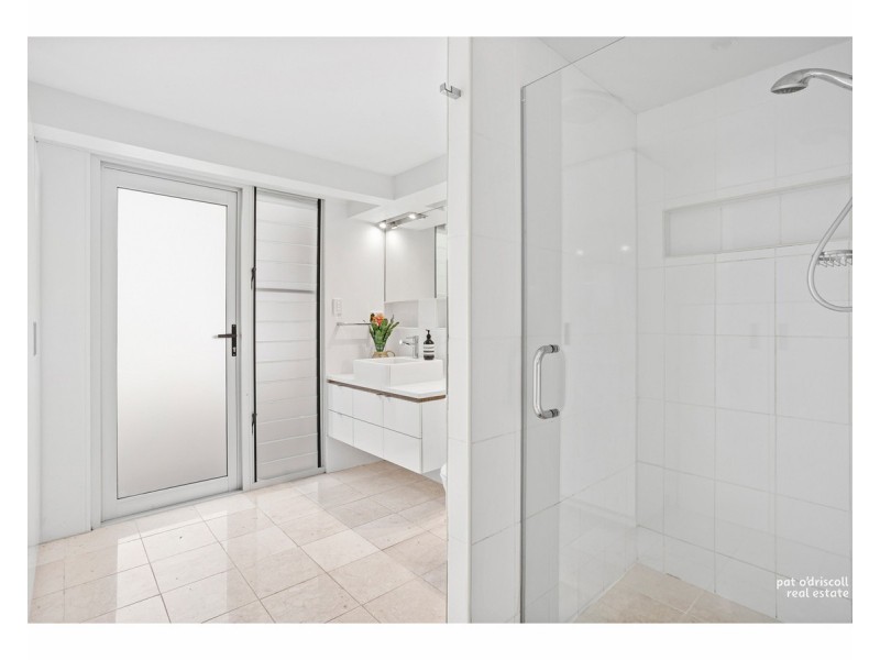 77 Brecknell Street, The Range QLD 4700