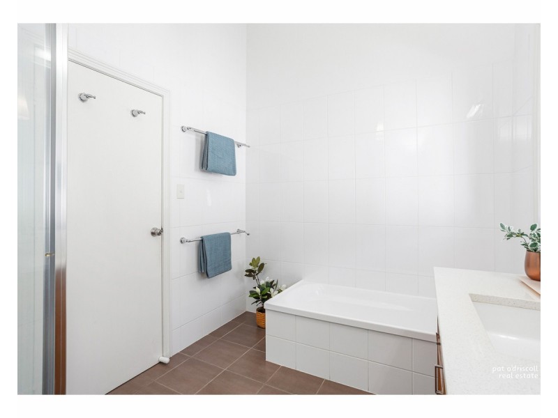 21 Cousins Street, The Range QLD 4700