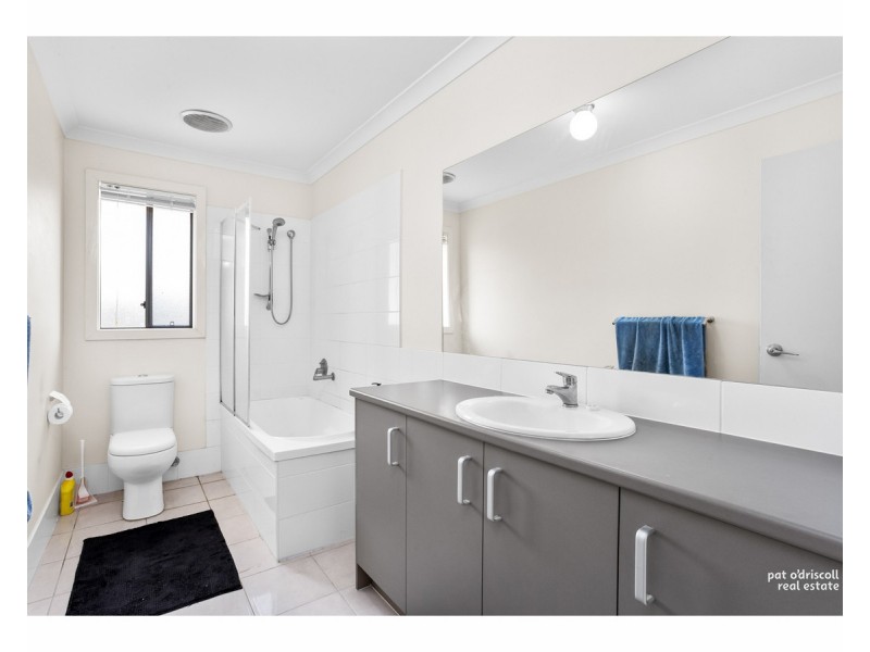 2 Clint Close, Gracemere QLD 4702