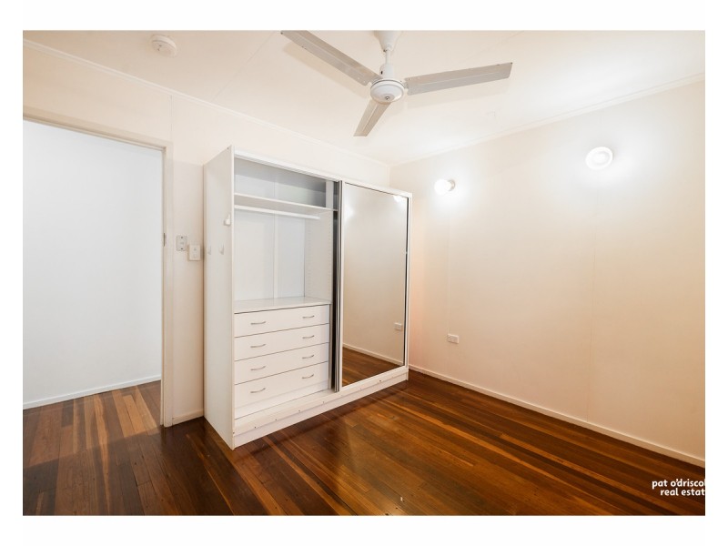 8 Kerr Street, Park Avenue QLD 4701