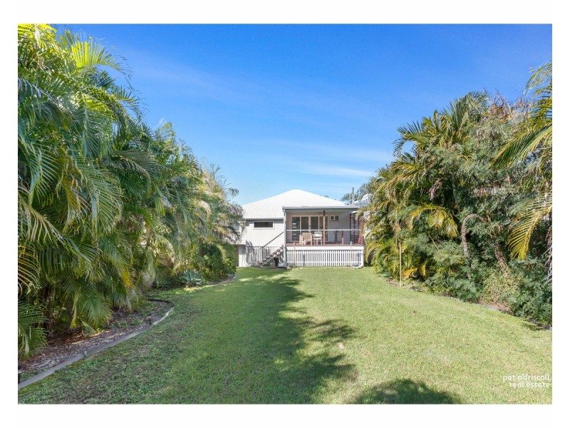 8 Cousins Street, The Range QLD 4700