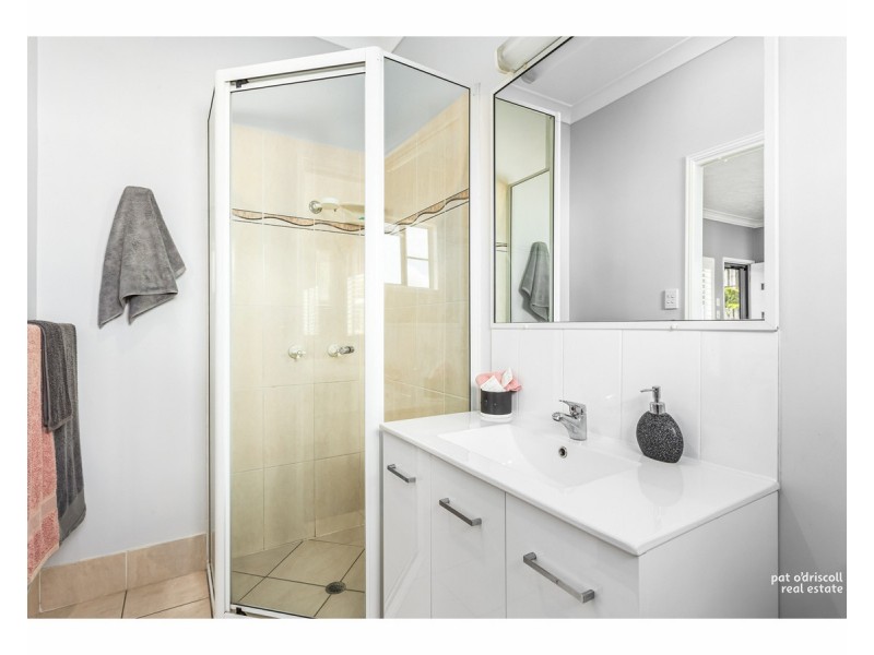 8 Beaconsfield Terrace, The Range QLD 4700